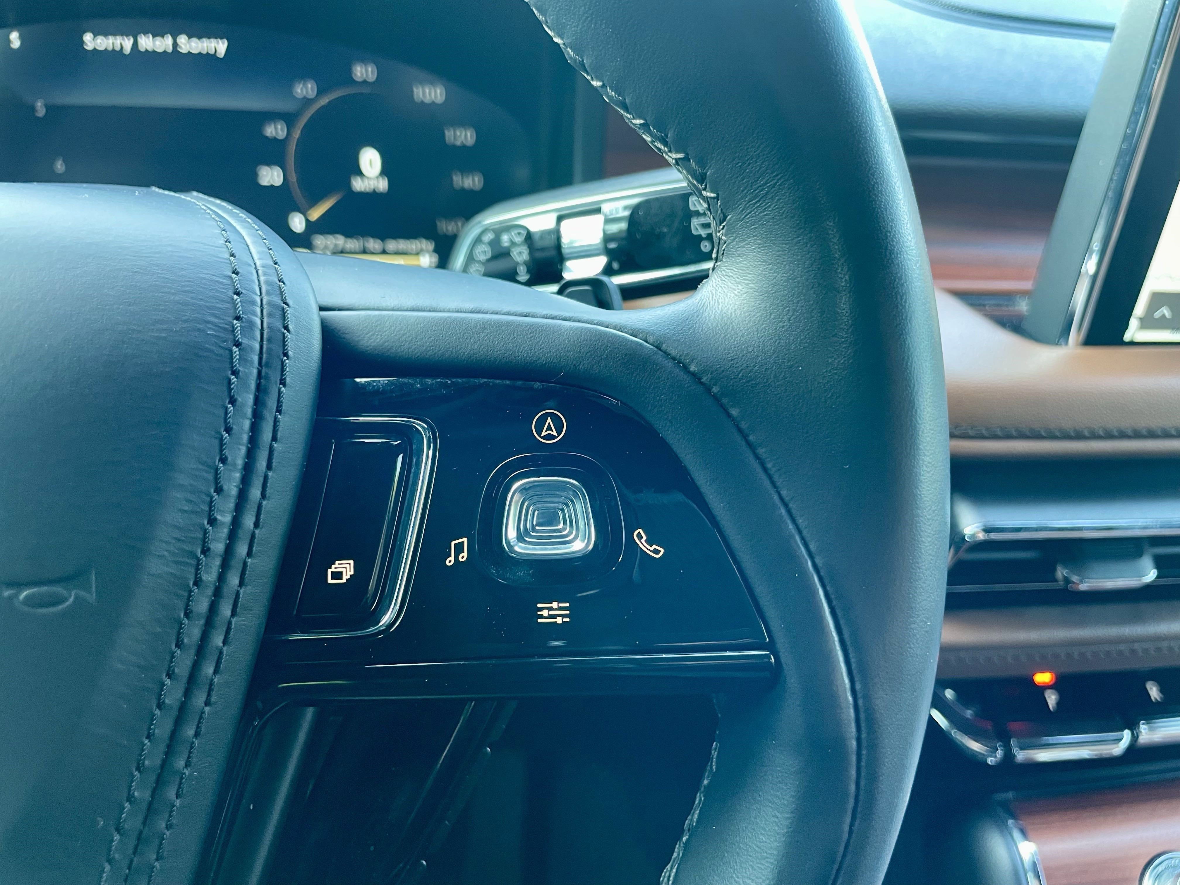 Used 2023 Lincoln Aviator Reserve w/ Equipment Group 201A image 22