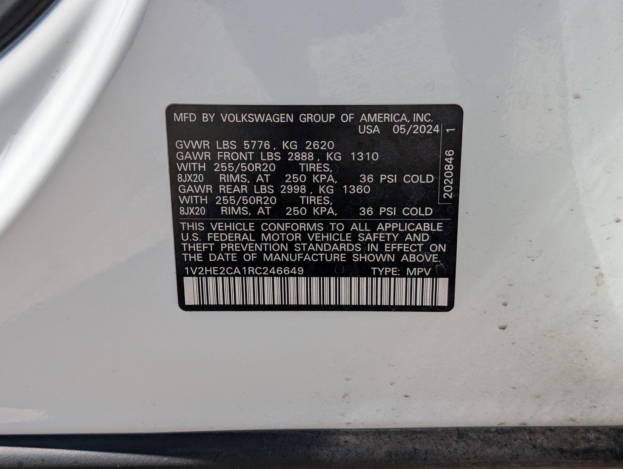 Used 2024 Volkswagen Atlas Cross Sport SE image 32