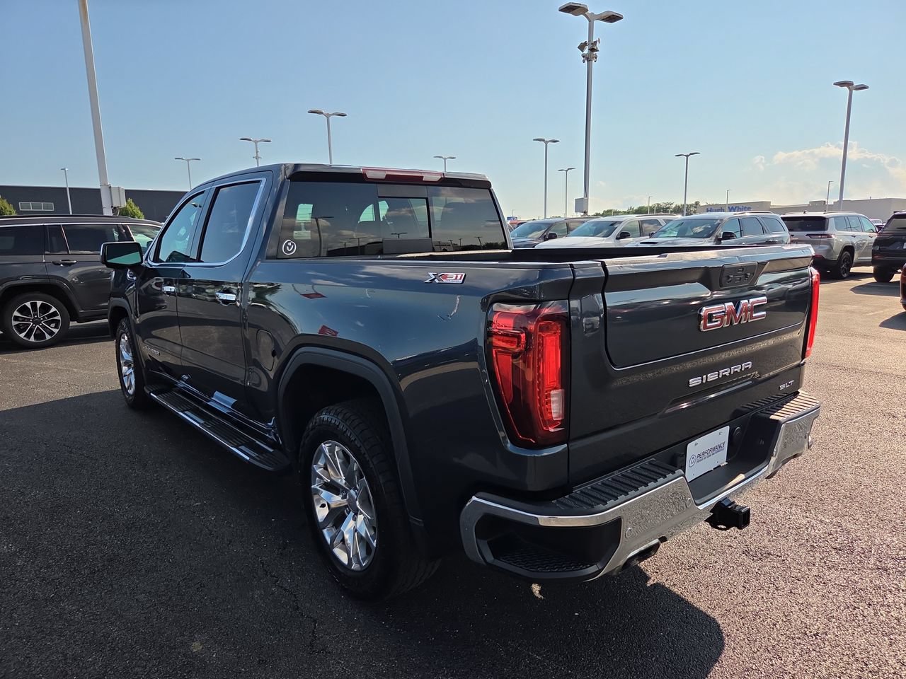 Used 2022 GMC Sierra 1500 SLT w/ SLT Premium Plus Package AWD/4WD image 5