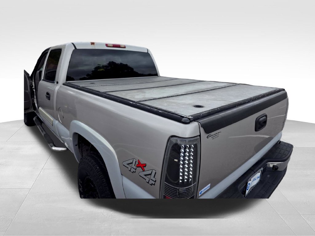 Used 2006 Chevrolet Silverado 2500 W/T w/ Skid Plate Package AWD/4WD image 28