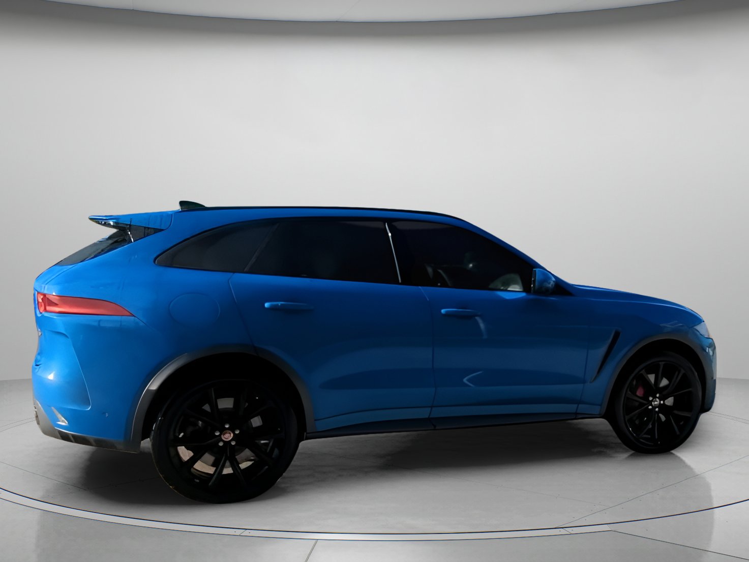 Used 2020 Jaguar F-PACE SVR image 30