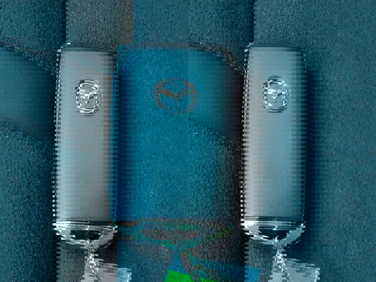 Used 2025 MAZDA CX-30 Carbon image 28