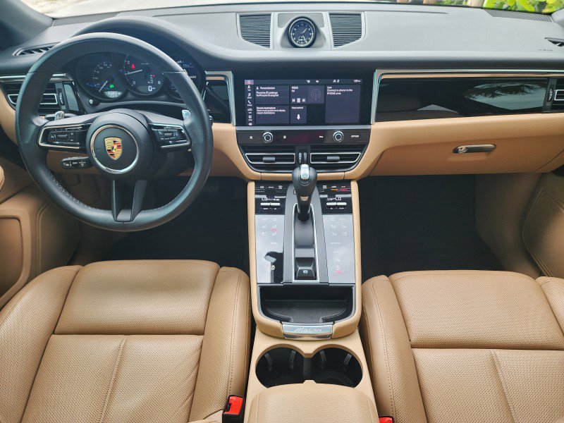 Used 2023 Porsche Macan image 11