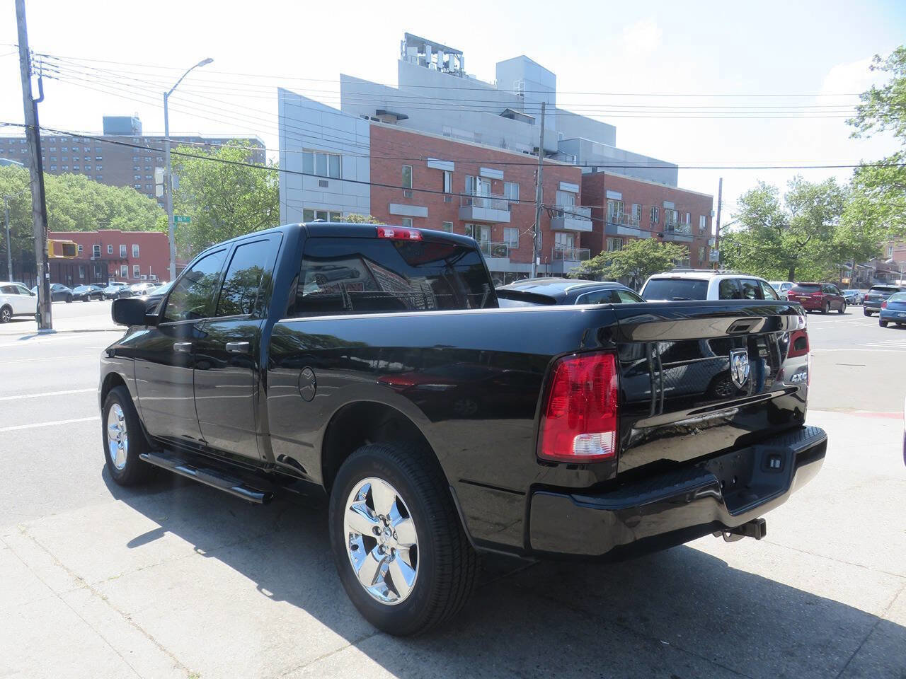 Used 2019 RAM 1500 Express w/ Express Value Package AWD/4WD image 5