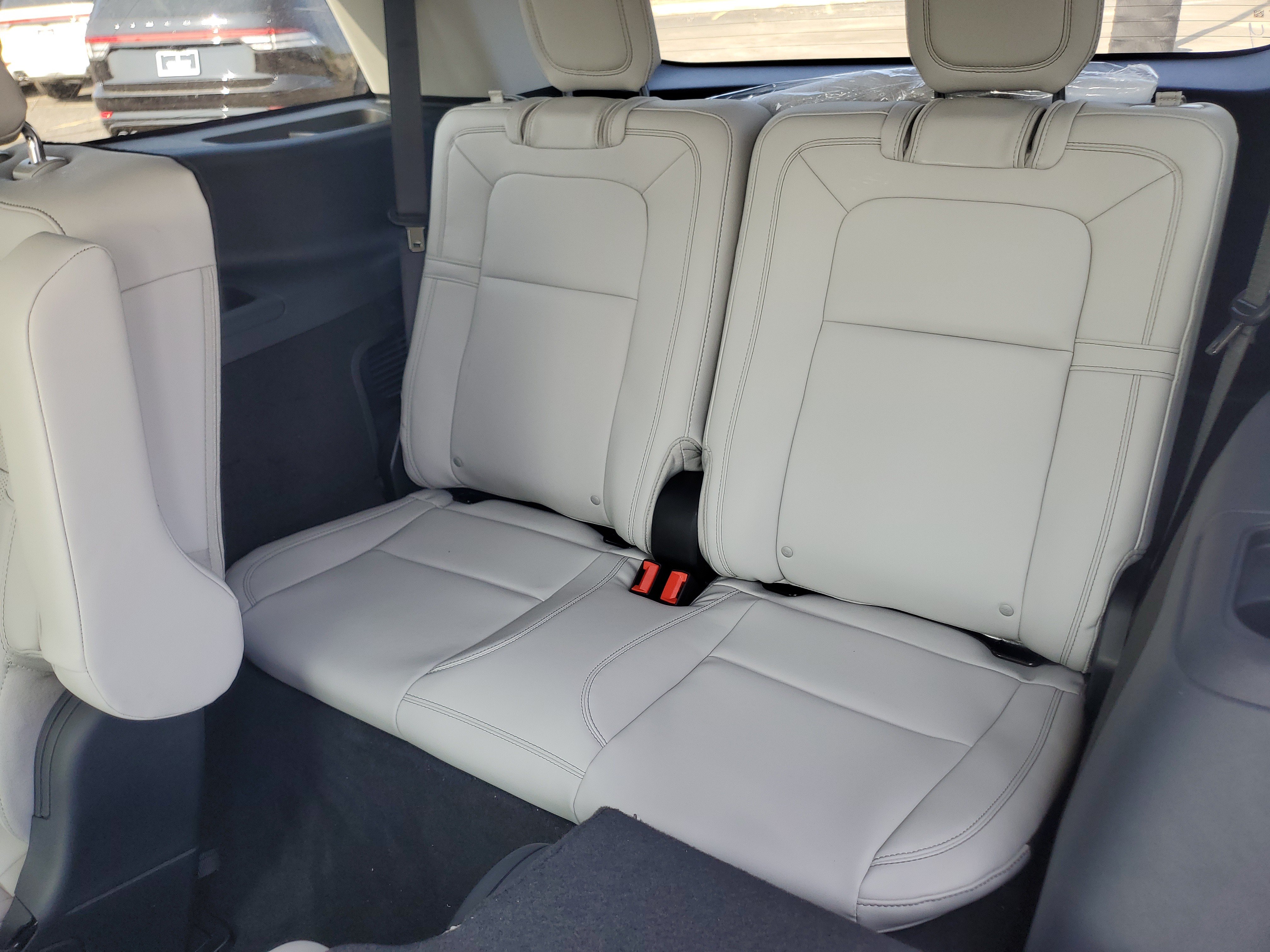 New 2026 Lincoln Aviator Reserve w/ Jet Appearance Package AWD/4WD image 28
