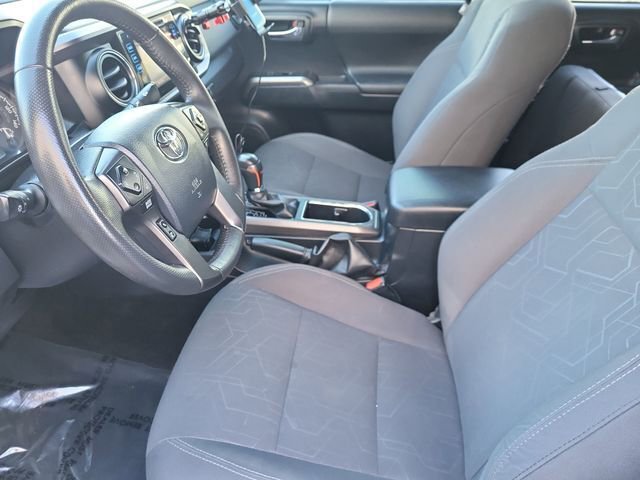 Used 2017 Toyota Tacoma TRD Sport image 14