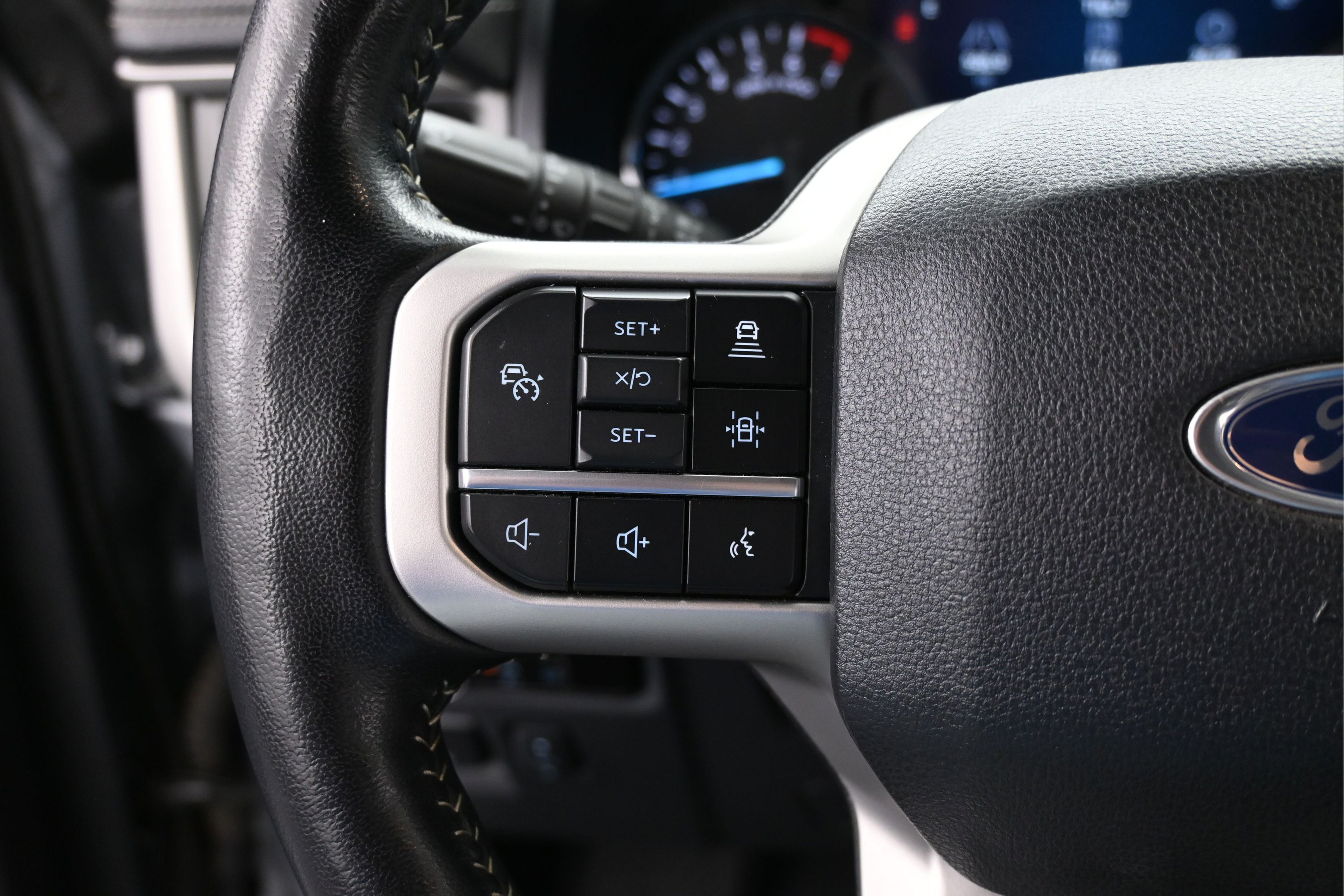 Used 2023 Ford Expedition XLT RWD image 14