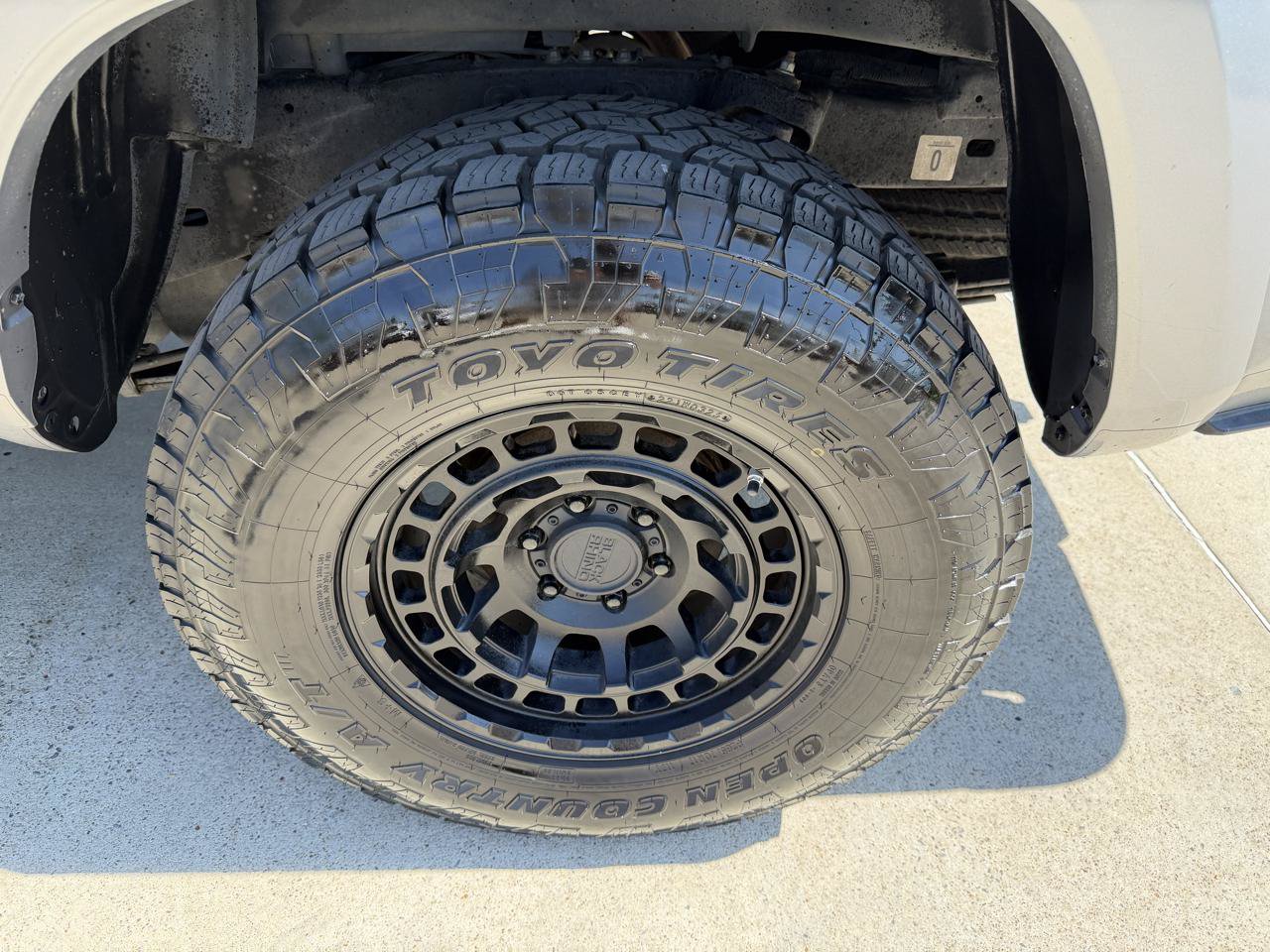Used 2021 Toyota Tacoma TRD Sport w/ Technology Package RWD image 9