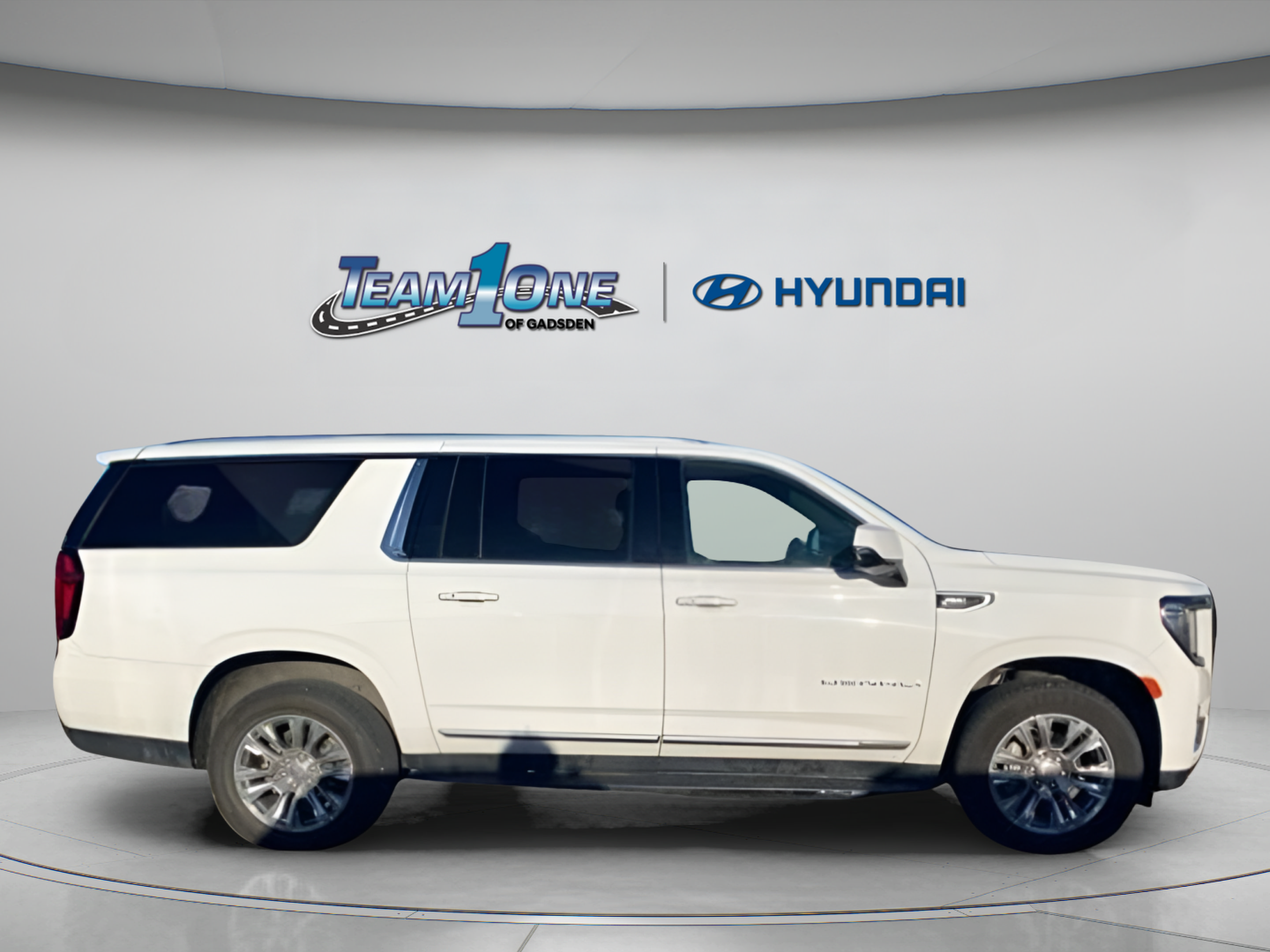 Used 2024 GMC Yukon XL Denali RWD image 8