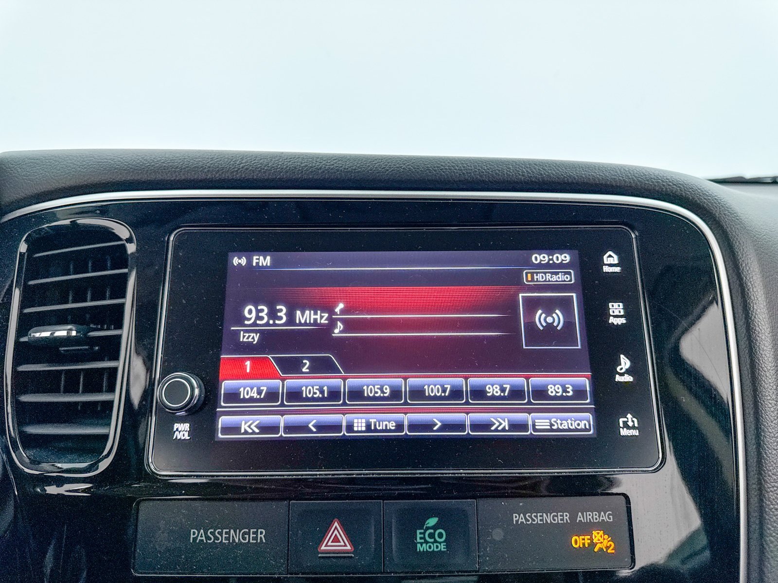 Used 2018 Mitsubishi Outlander SEL image 18