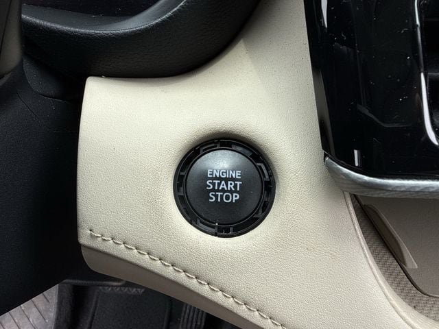 Used 2023 Toyota Highlander Platinum FWD image 25