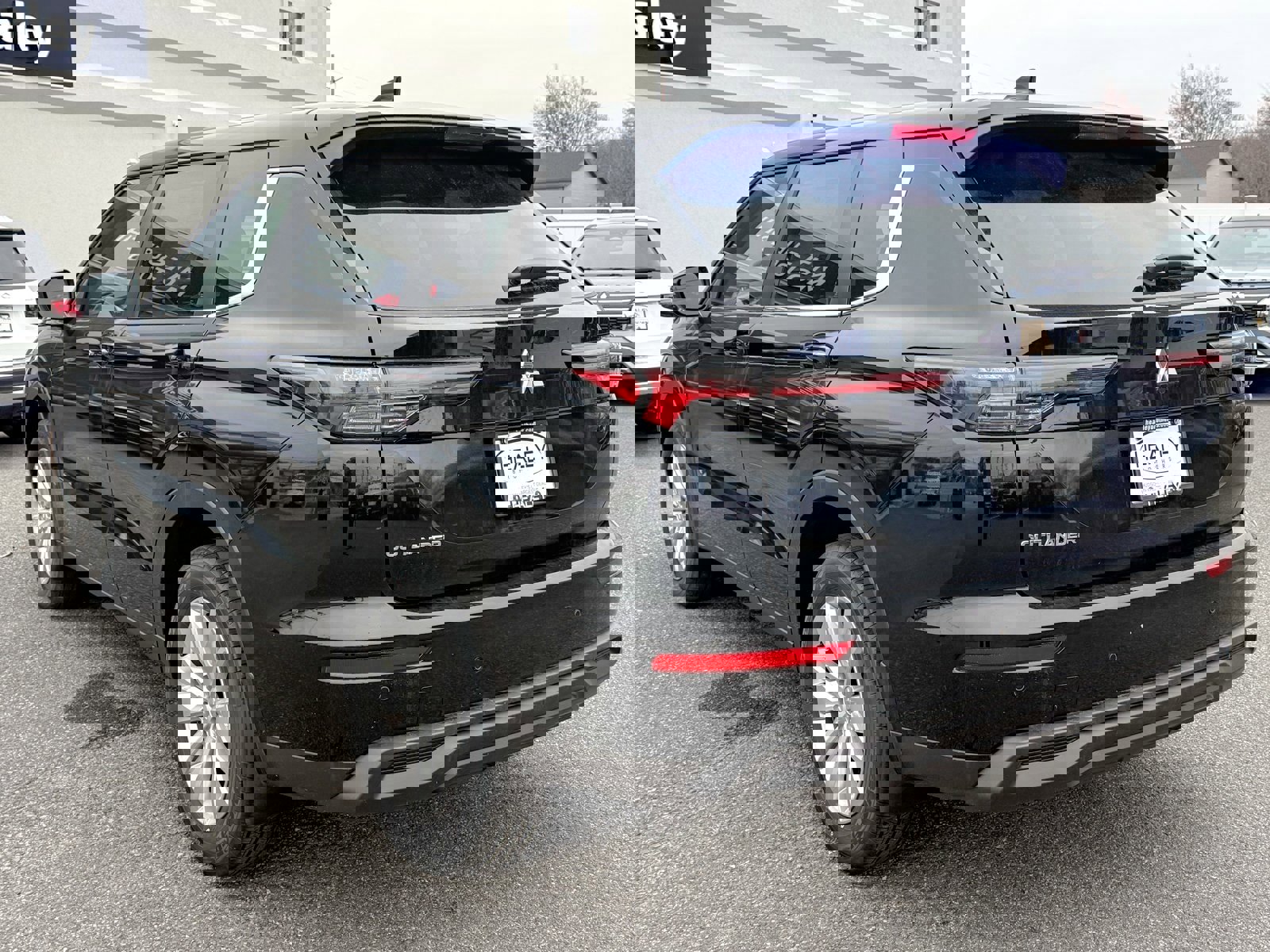 New 2025 Mitsubishi Outlander ES image 5