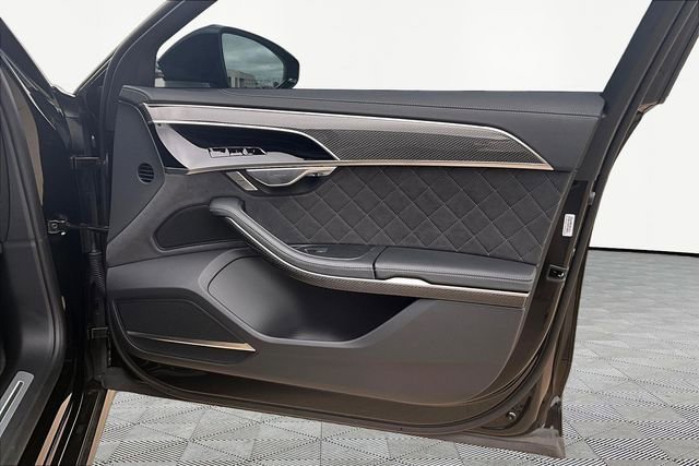 Used 2024 Audi S8 w/ S8 Comfort Plus Package AWD/4WD image 19