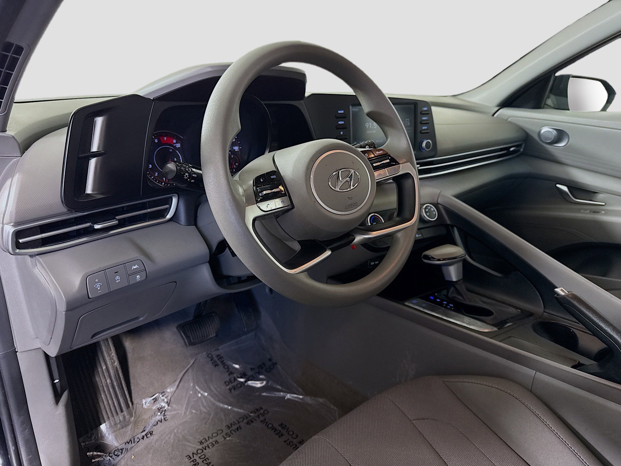 Used 2023 Hyundai Elantra SE w/ Cargo Package image 22