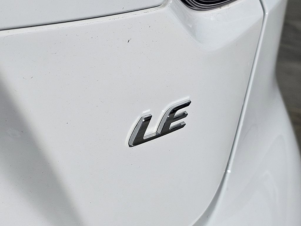 Used 2025 Toyota Corolla LE image 14