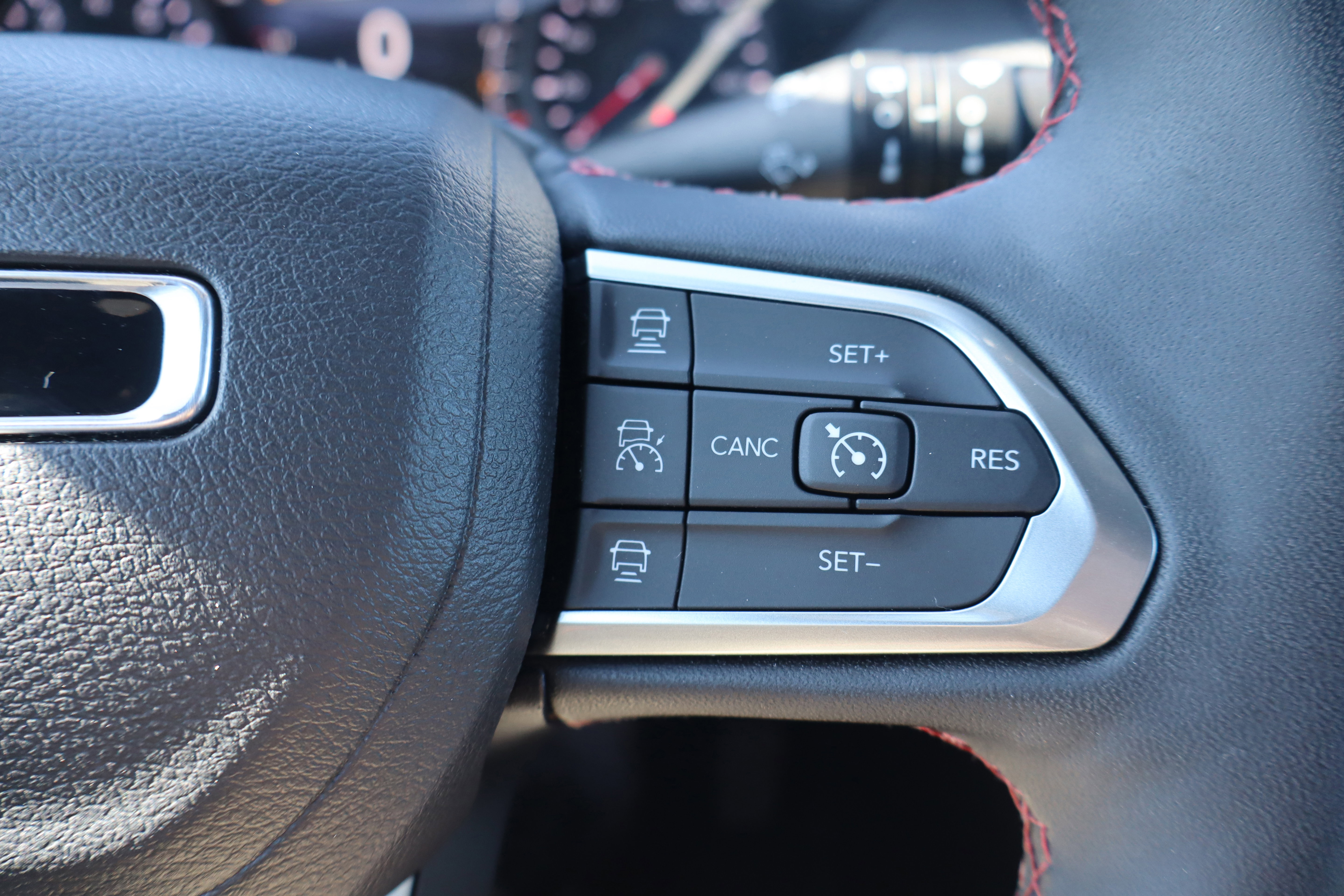 Used 2024 Jeep Compass Trailhawk w/ Trailhawk Convenience Group image 17