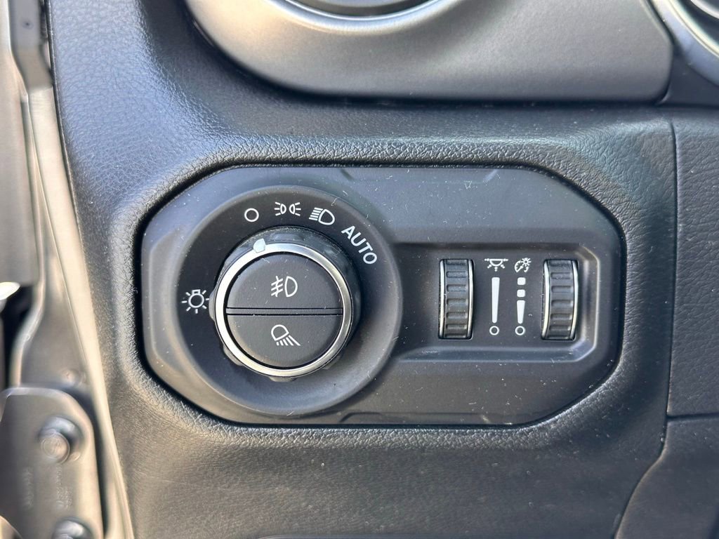 Used 2022 Jeep Gladiator Sport image 33