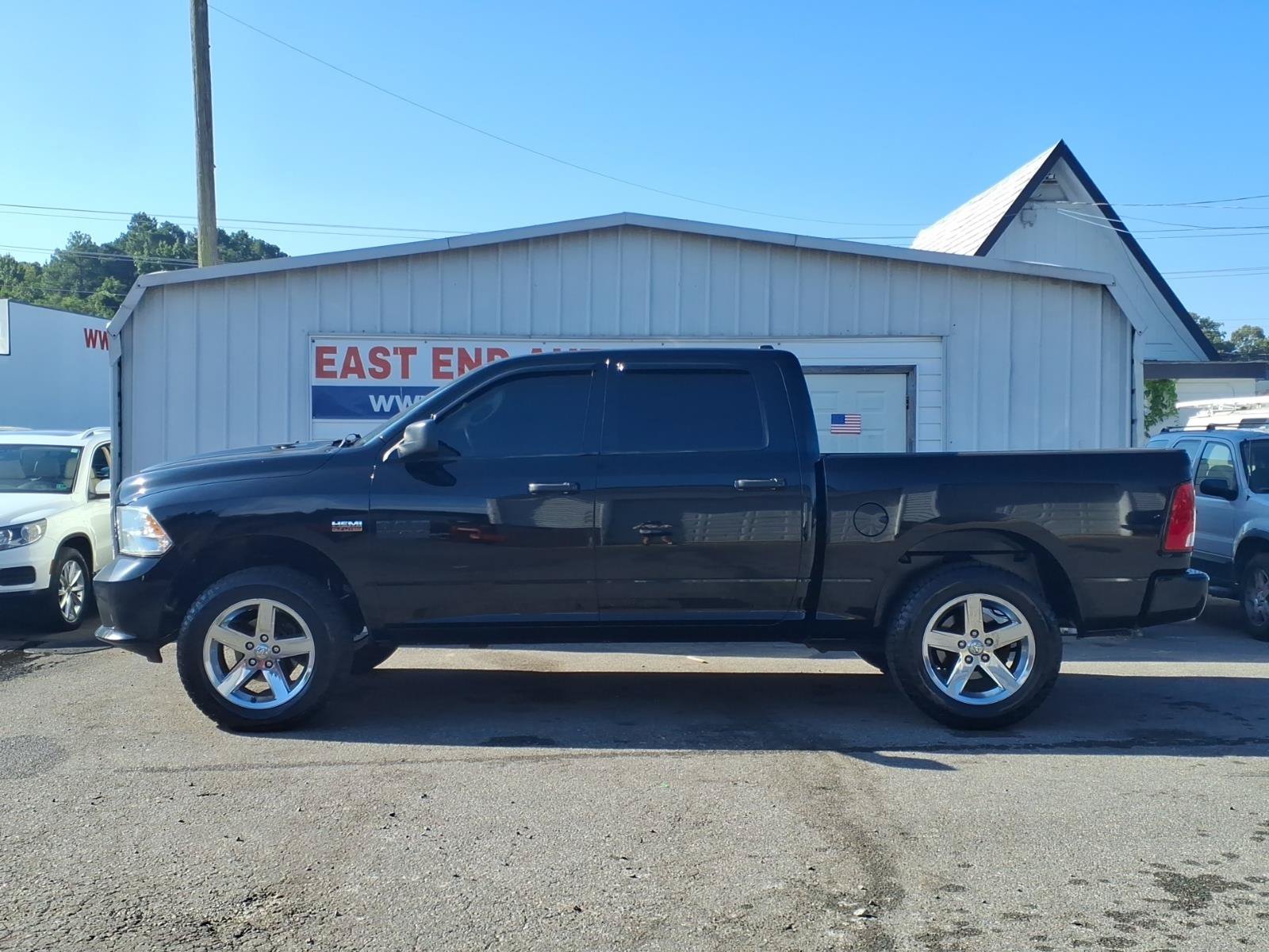 Used 2014 RAM 1500 Express AWD/4WD image 2