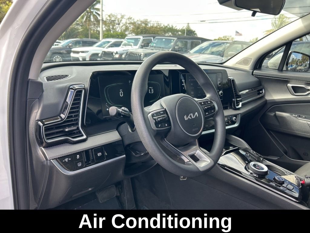 Used 2023 Kia Sportage LX image 11