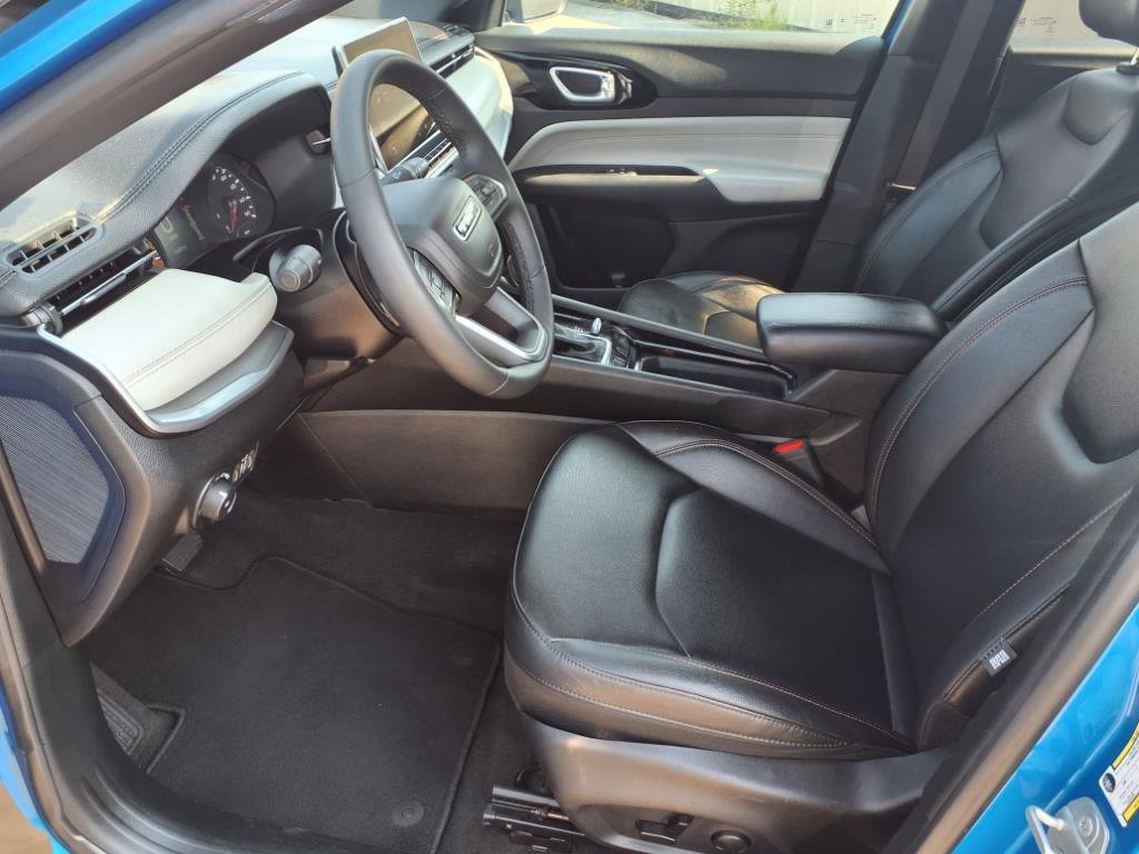 Used 2024 Jeep Compass Limited image 7
