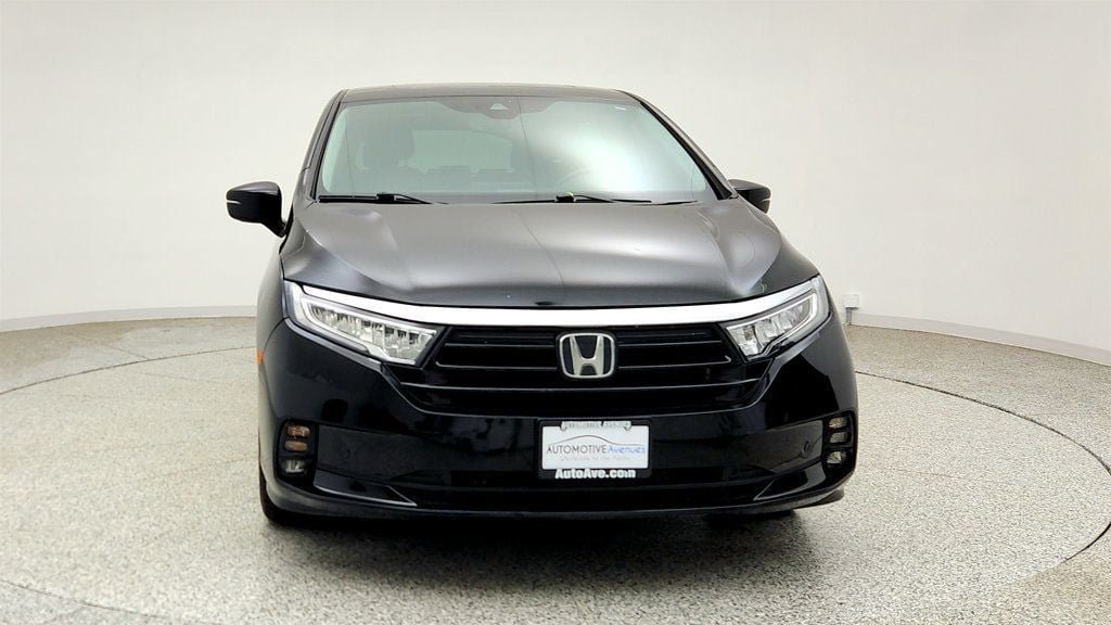 Used 2023 Honda Odyssey Touring image 2