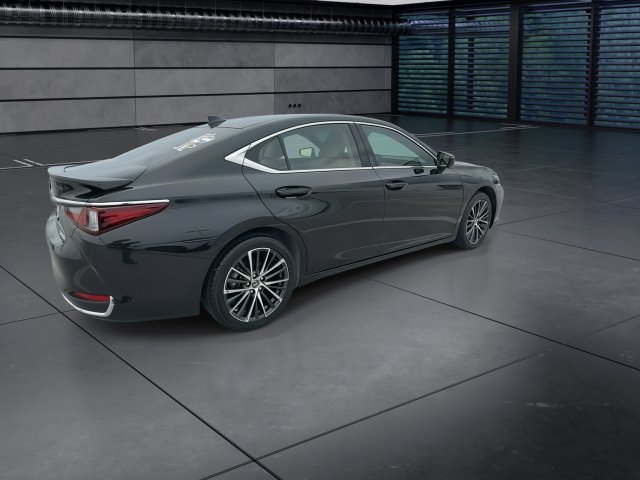 Certified 2024 Lexus ES 300h w/ Premium Package FWD image 8