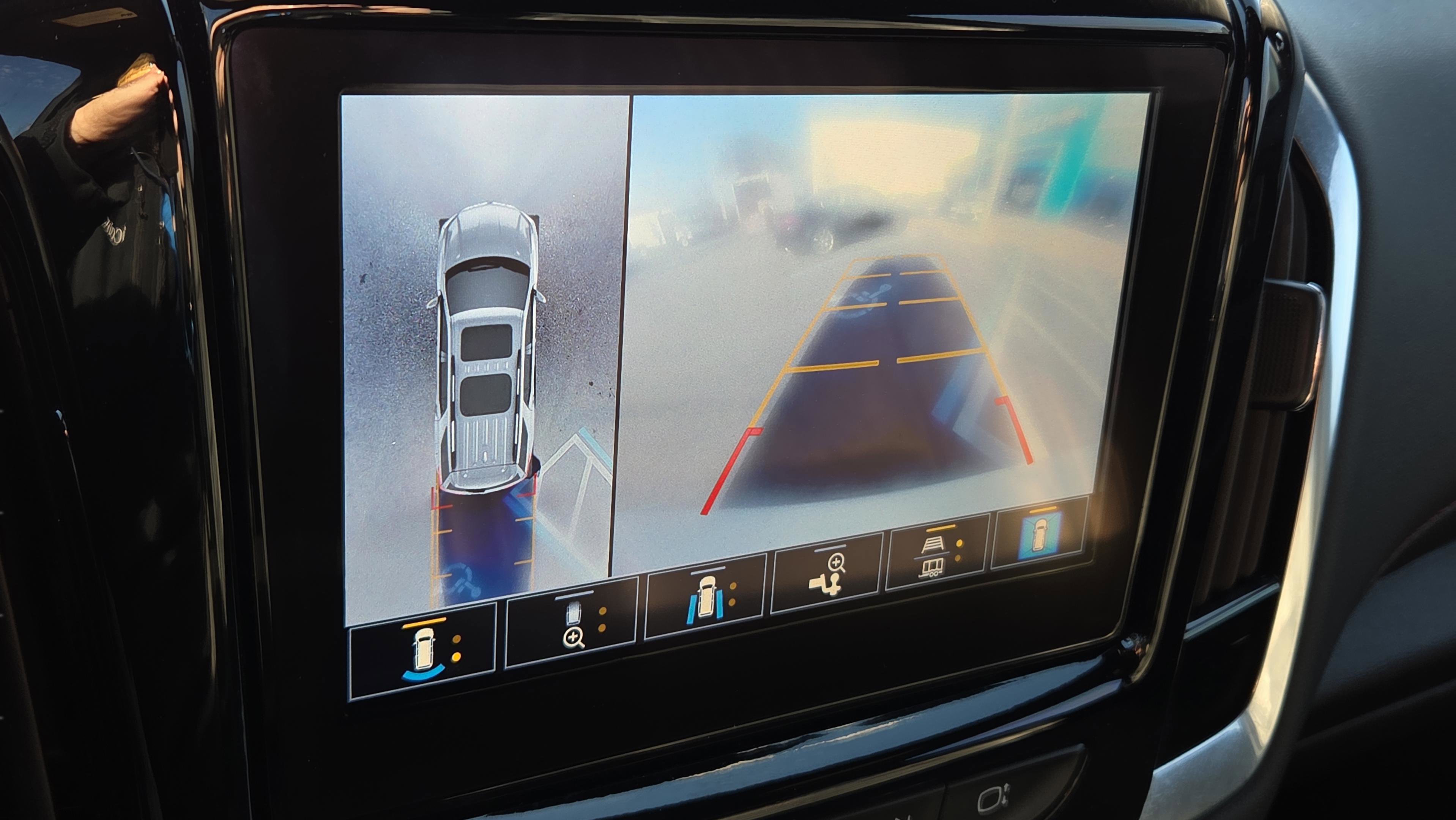 Used 2023 Chevrolet Traverse RS w/ LPO, Floor Liner Package image 23