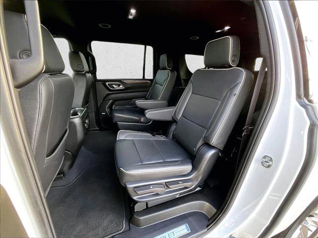 Used 2023 Chevrolet Suburban Premier AWD/4WD image 28