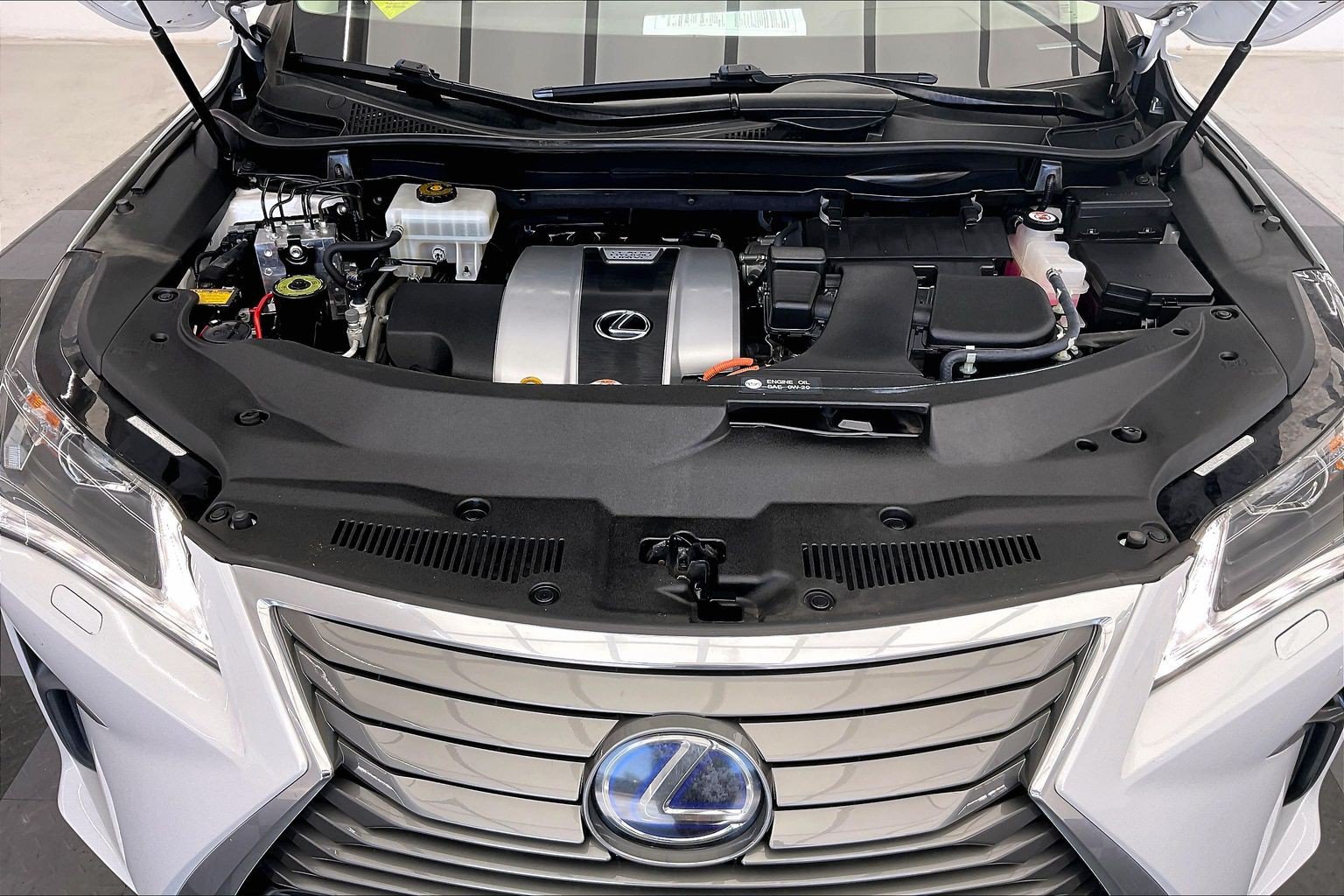 Used 2018 Lexus RX 450h AWD w/ Premium Package image 9