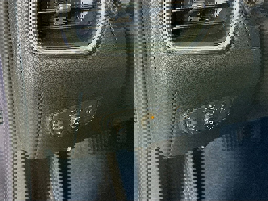 Used 2019 Chevrolet Equinox Premier image 4