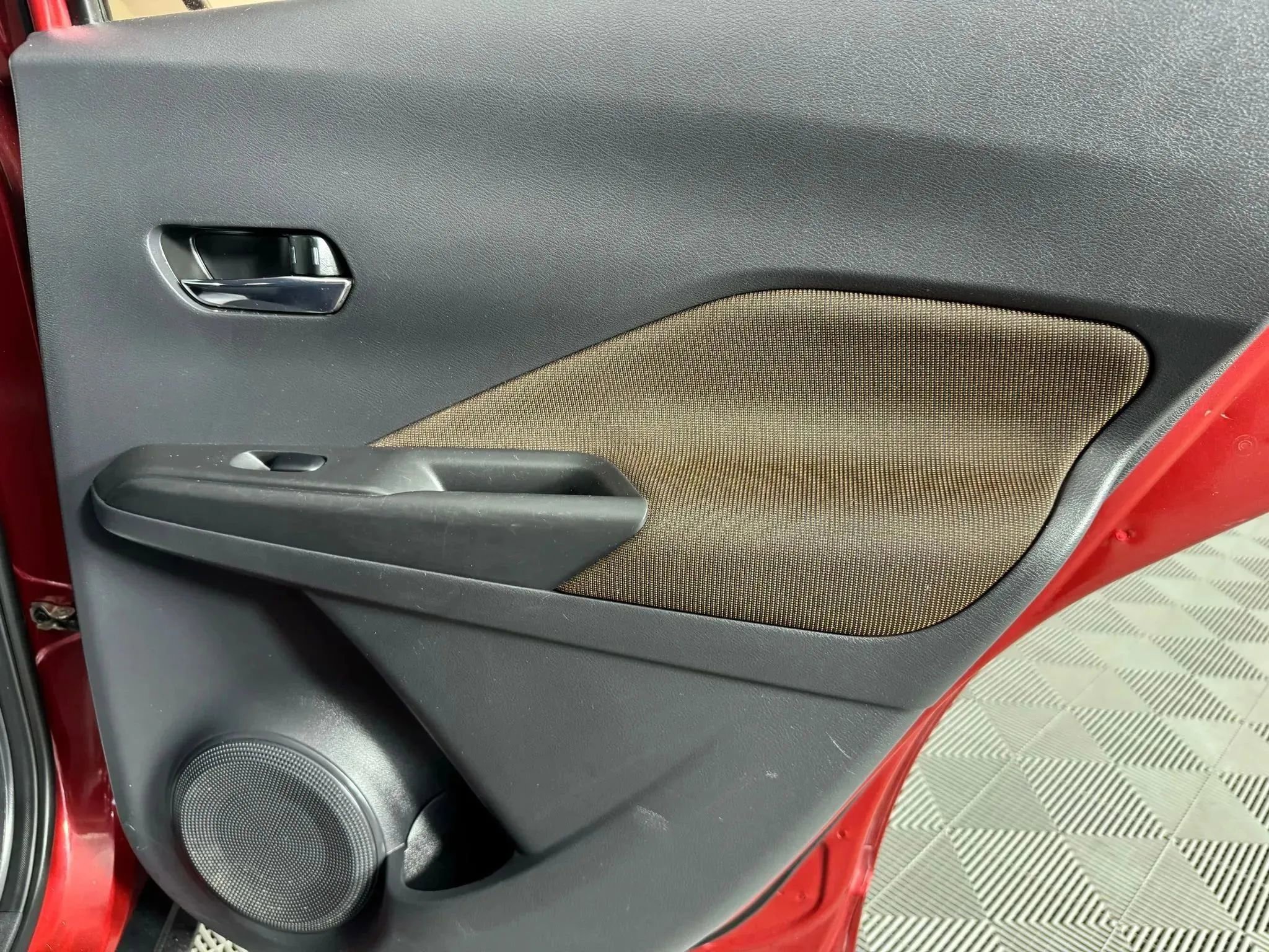 Used 2020 Nissan Kicks SR image 39