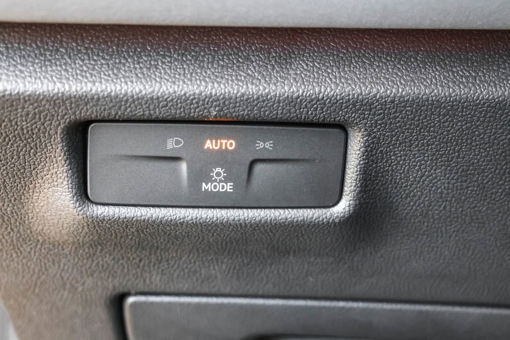 New 2026 Volkswagen Tiguan SE image 24