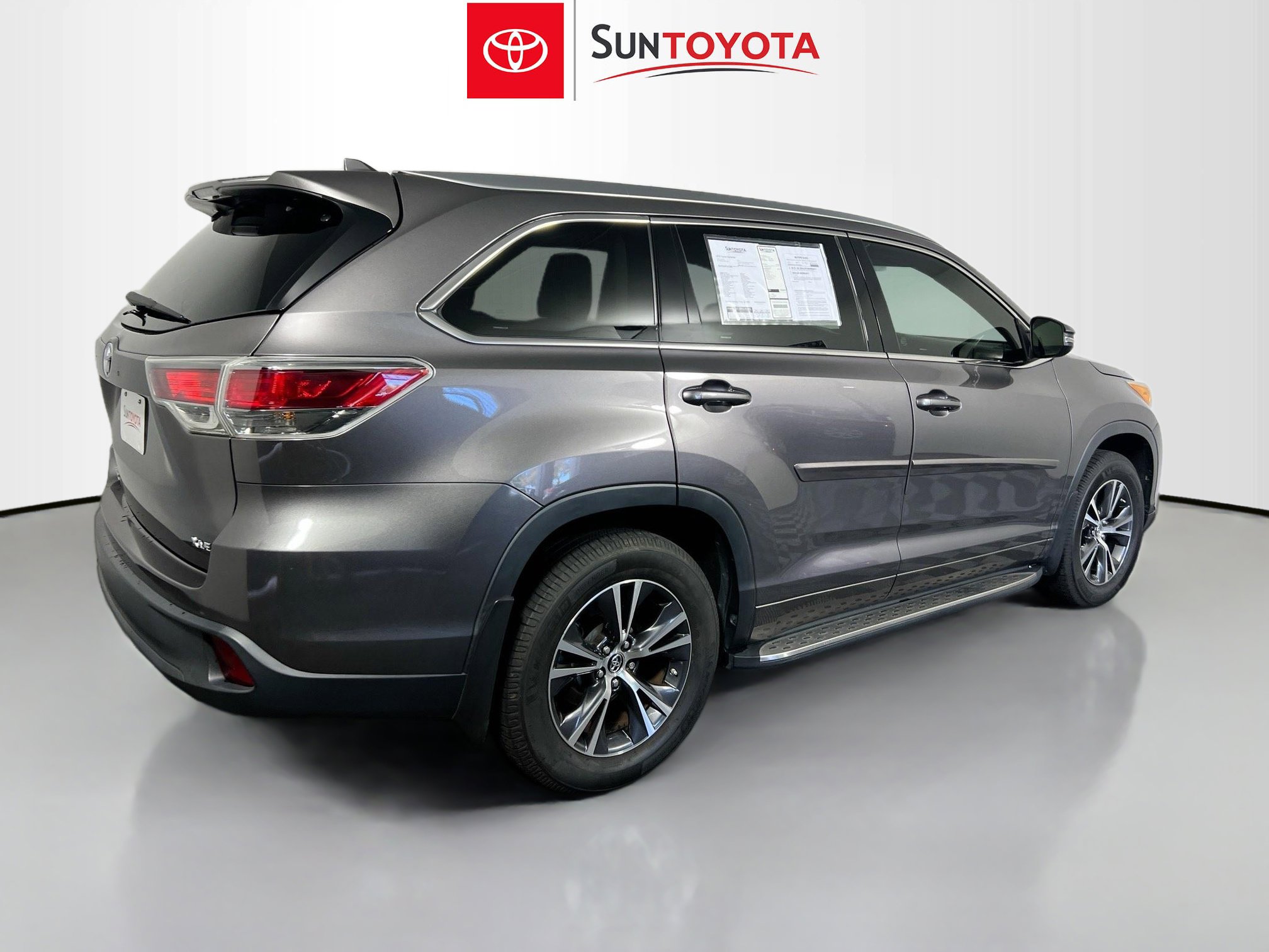 Used 2016 Toyota Highlander XLE image 4