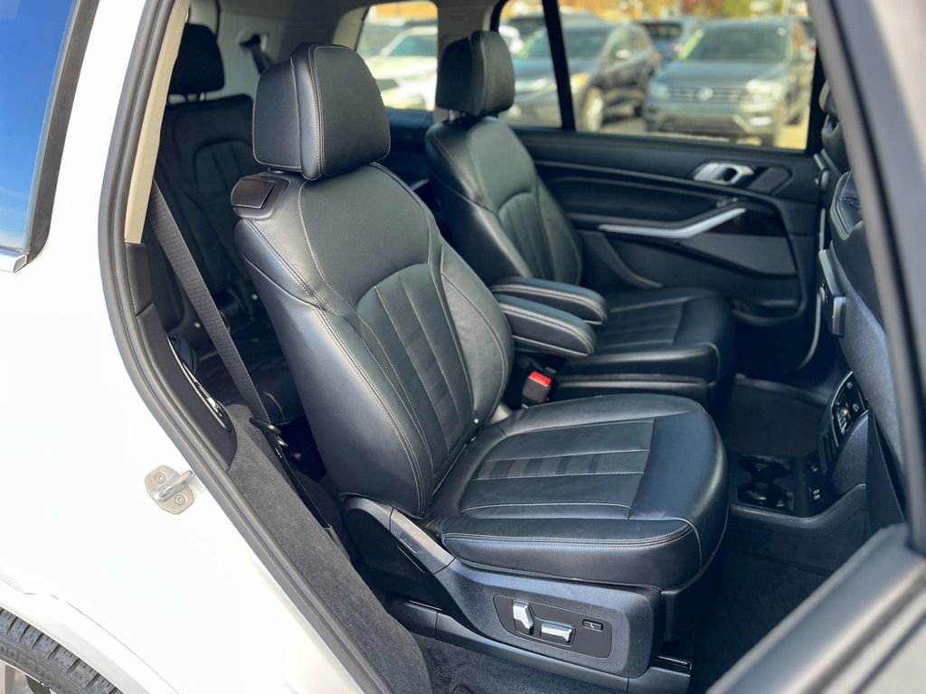Used 2020 BMW X7 xDrive40i w/ Executive Package image 26