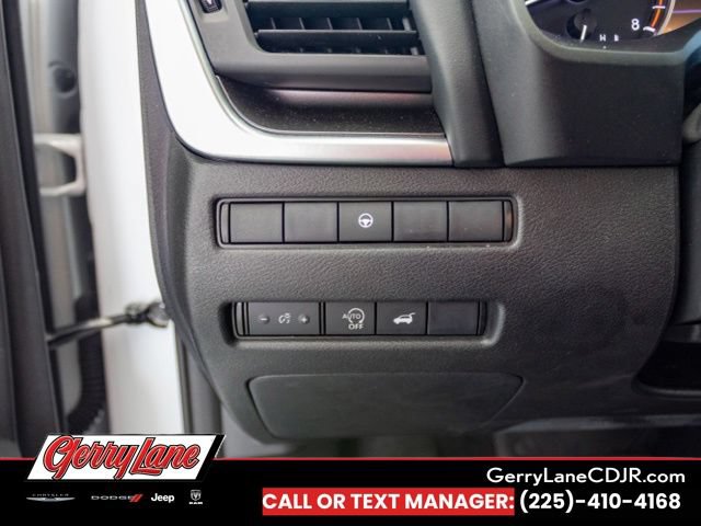 Used 2025 Nissan Rogue SV AWD/4WD image 9