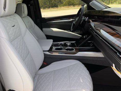 New 2026 Cadillac Escalade ESV Platinum Luxury AWD/4WD image 23
