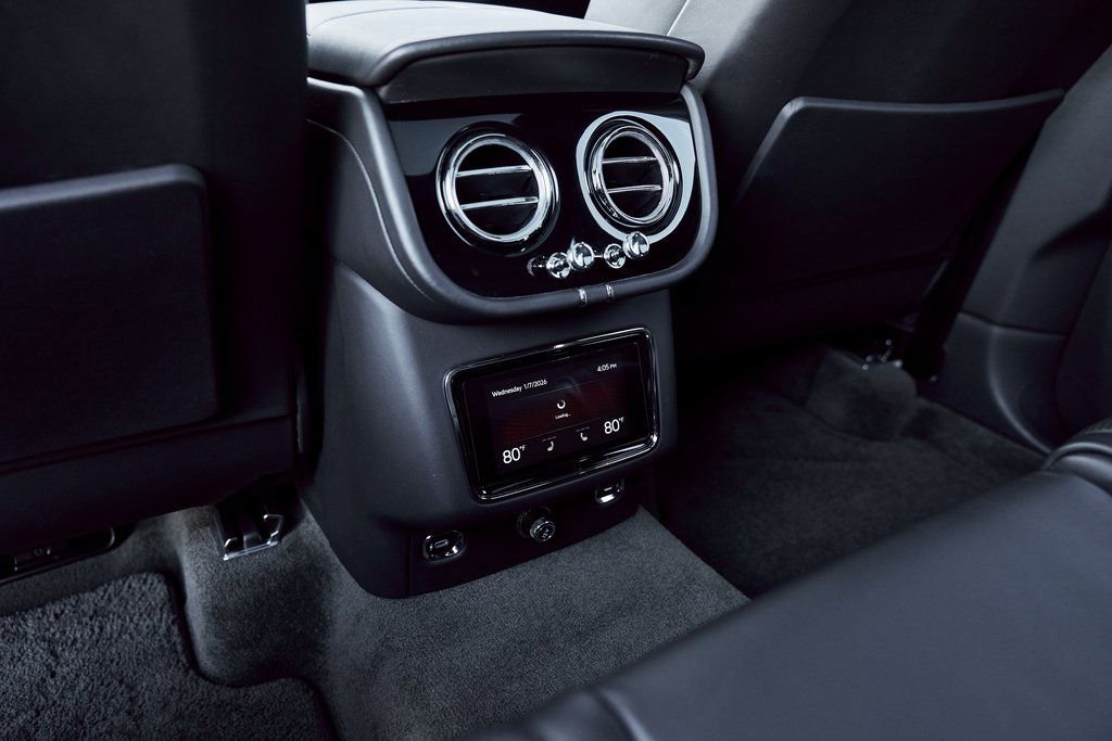 Used 2022 Bentley Bentayga image 48