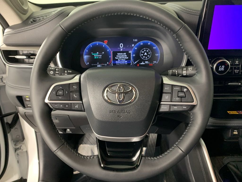 Used 2026 Toyota Highlander Limited image 24