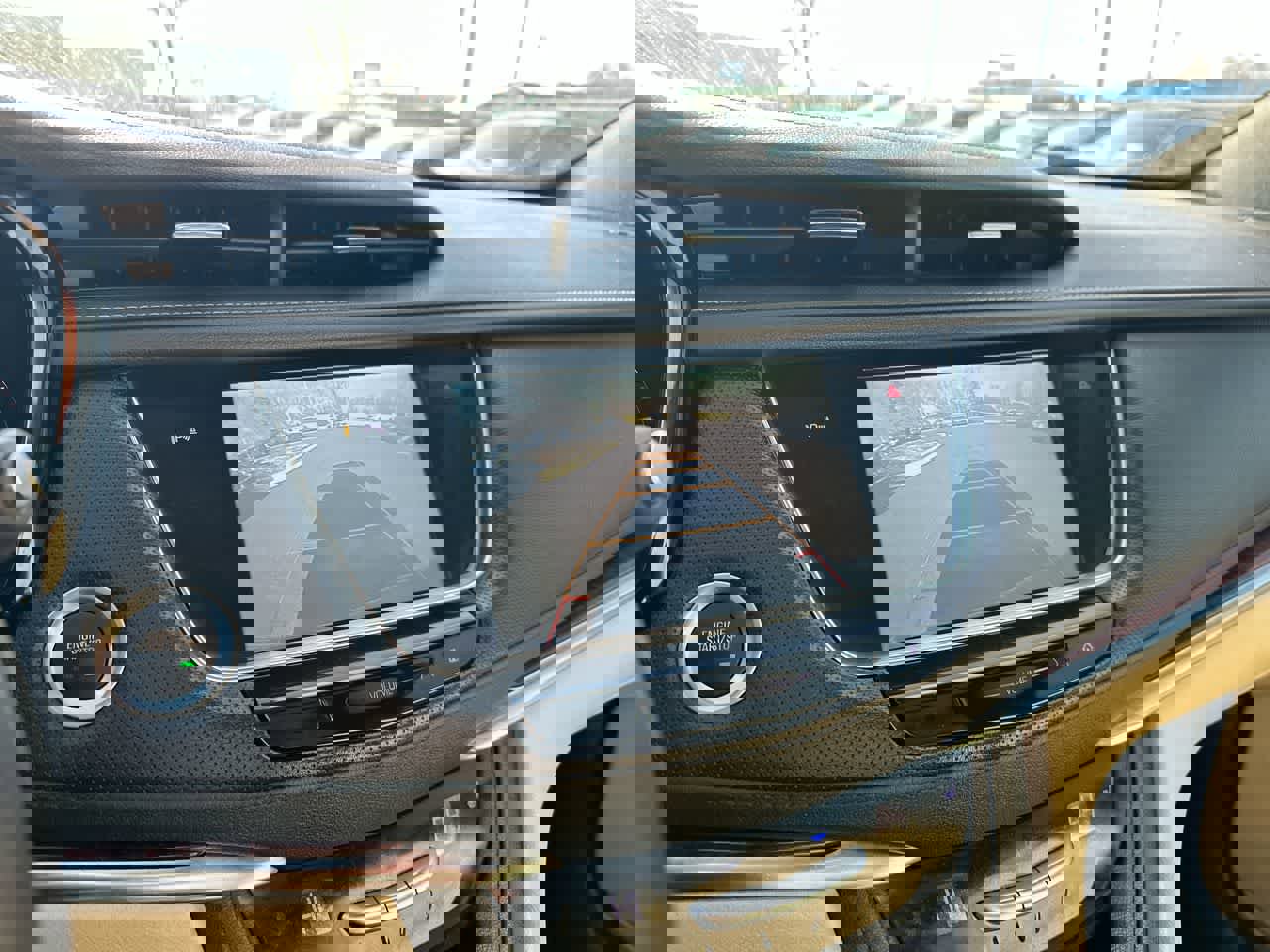 Used 2017 Cadillac XT5 Luxury w/ Driver Awareness Package image 33