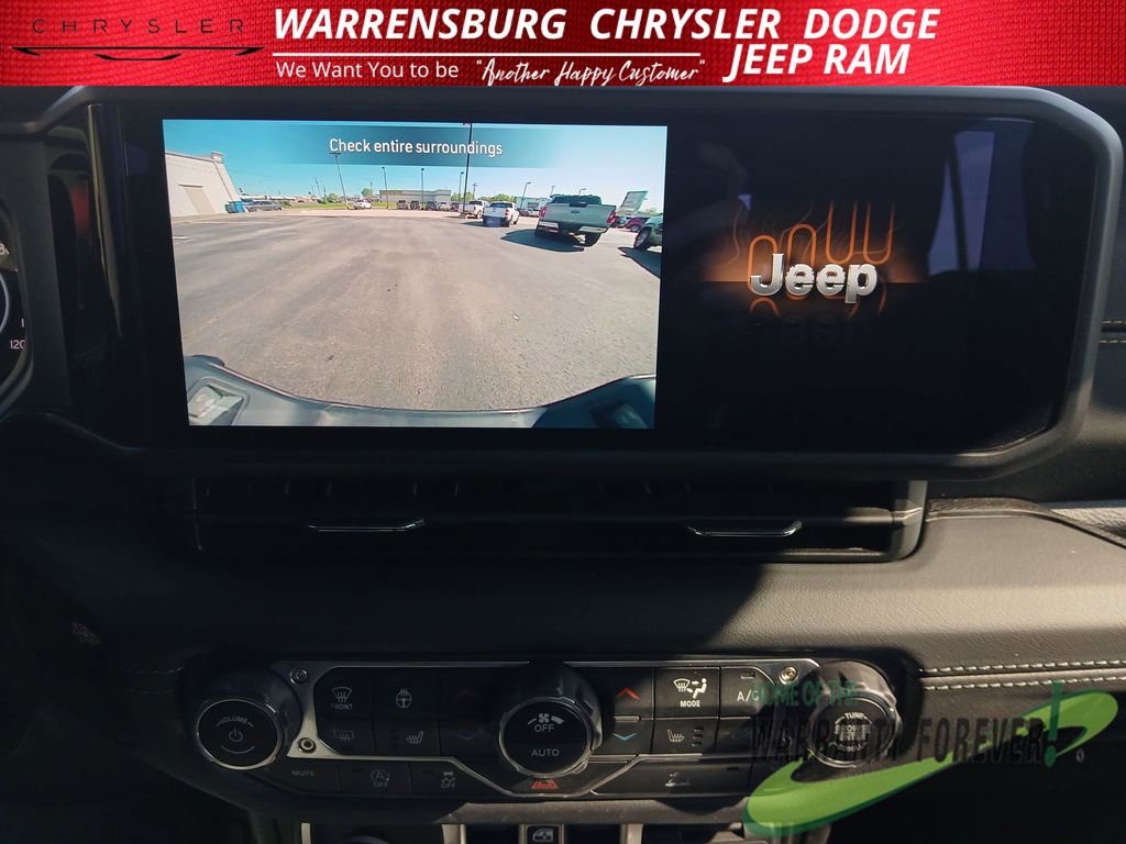 Used 2025 Jeep Gladiator Sport image 21