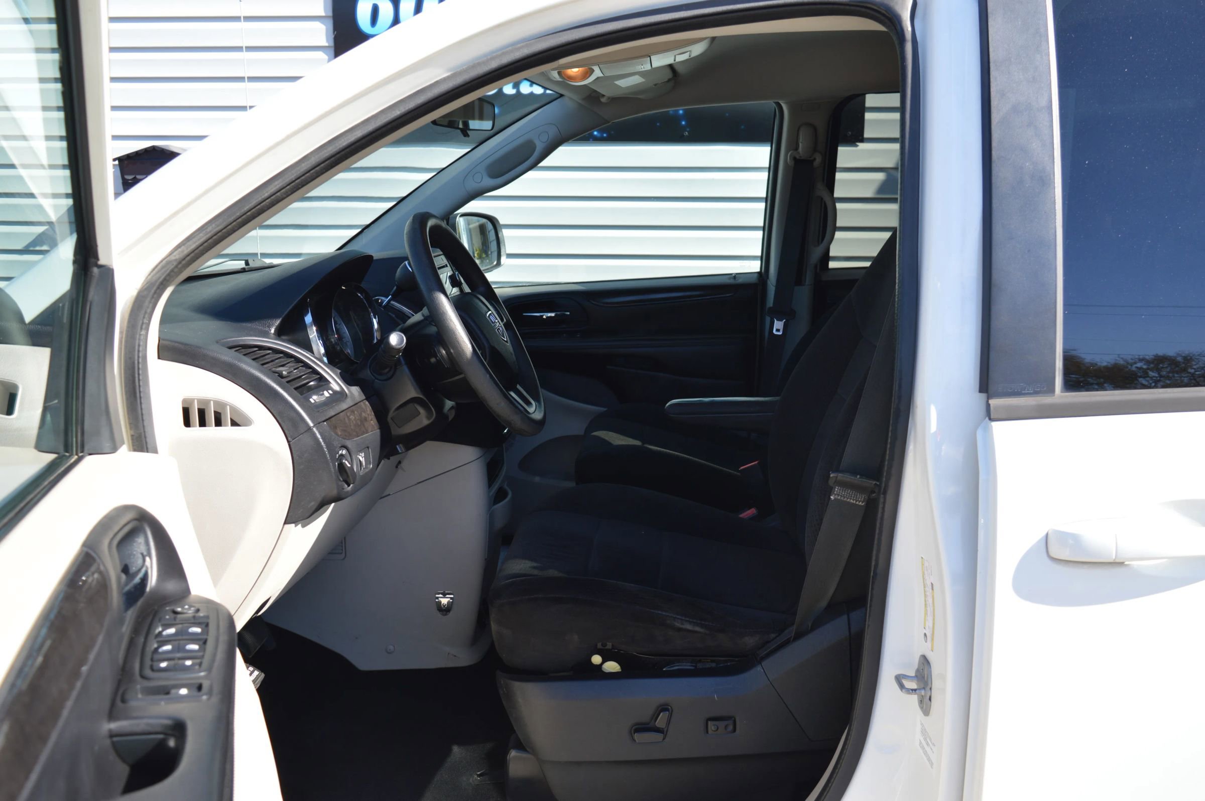 Used 2013 Dodge Grand Caravan SE image 10