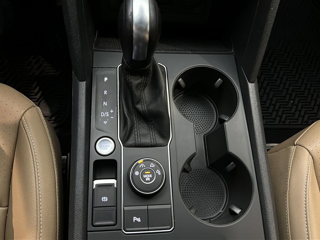 Used 2020 Volkswagen Atlas Cross Sport SE w/ Panoramic Sunroof Package image 26