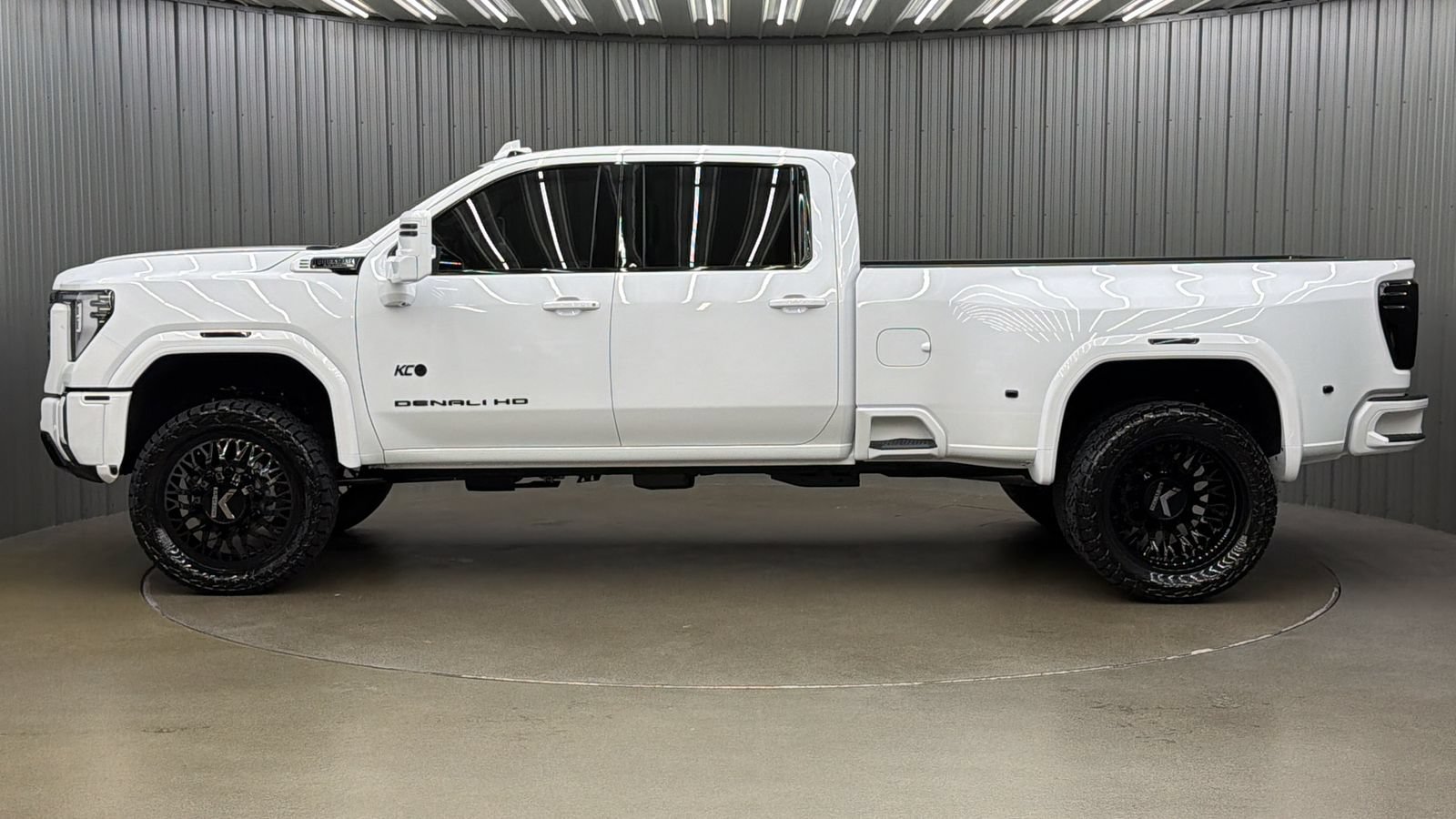 Used 2026 GMC Sierra 3500 Denali w/ Denali Reserve Package AWD/4WD image 2