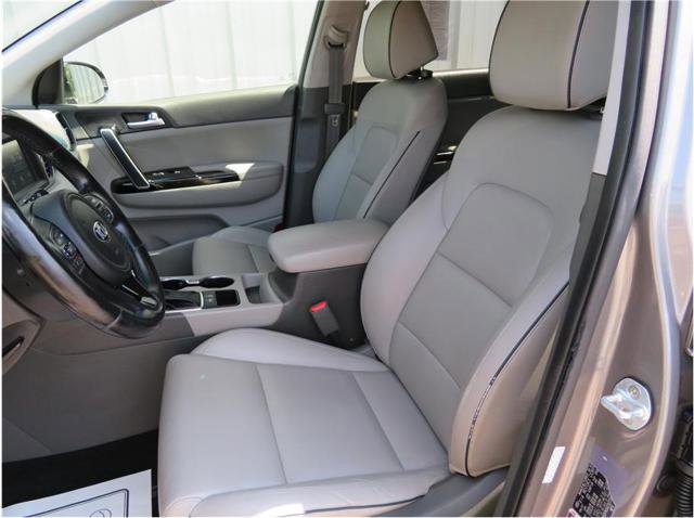 Used 2018 Kia Sportage EX w/ EX Premium Package image 4