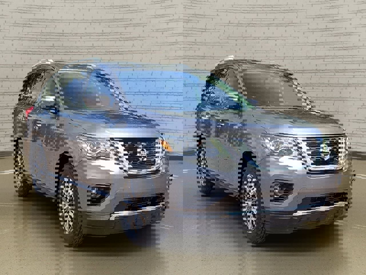 Certified 2020 Nissan Pathfinder SV FWD image 3