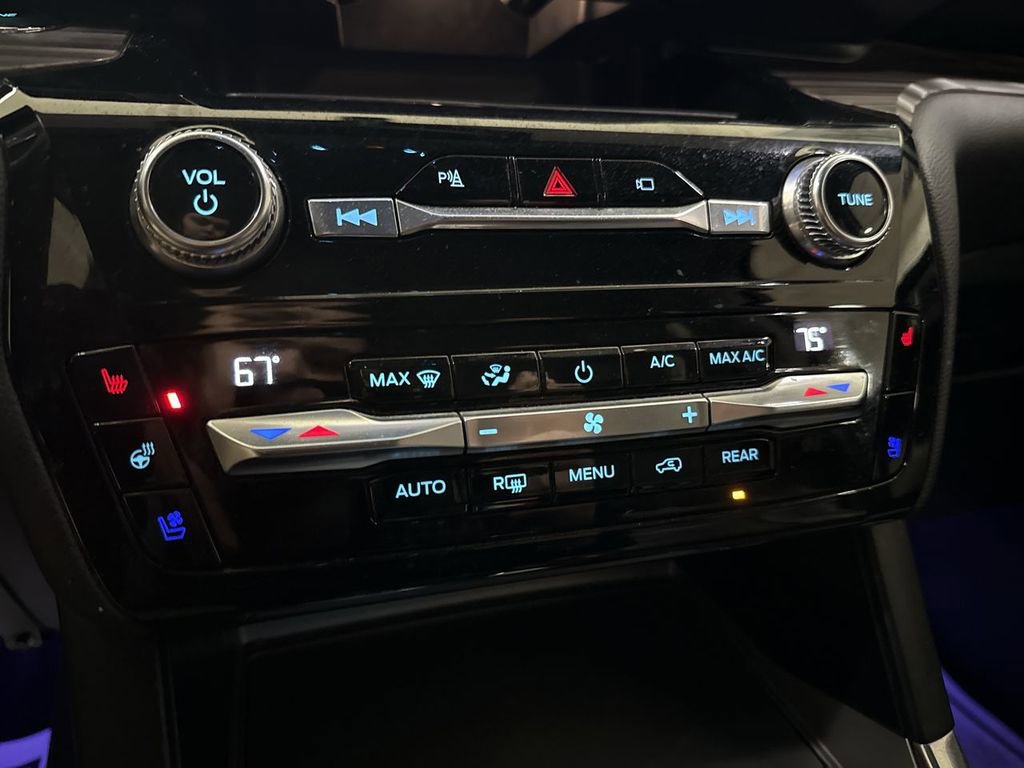 Used 2021 Ford Explorer Limited image 17