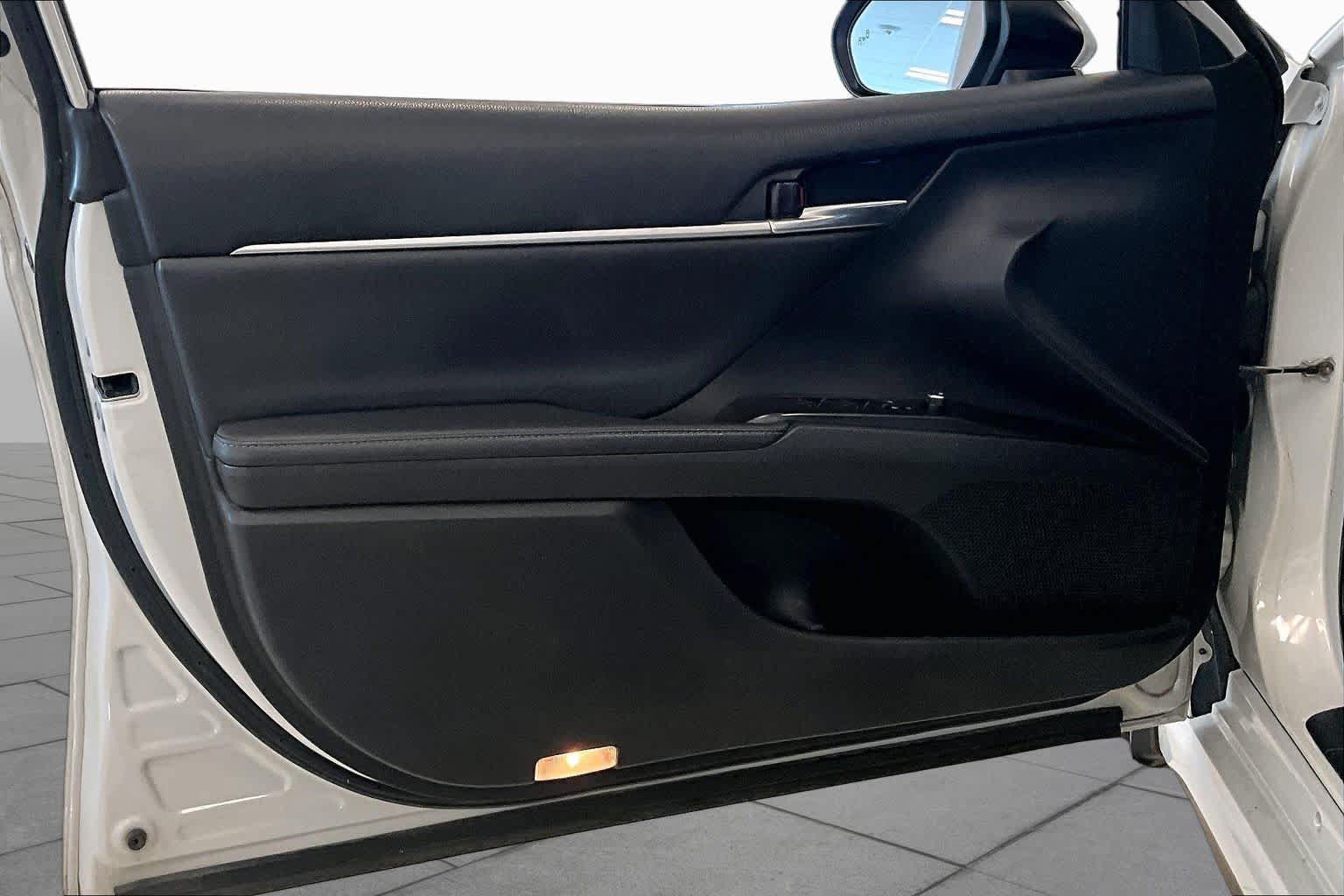 Used 2022 Toyota Camry XSE FWD image 19