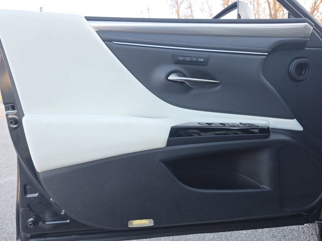 Certified 2025 Lexus ES 350 F Sport image 34