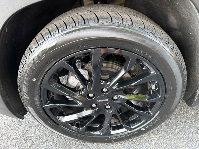 Used 2024 GMC Terrain SLE w/ Driver Convenience Package FWD image 11