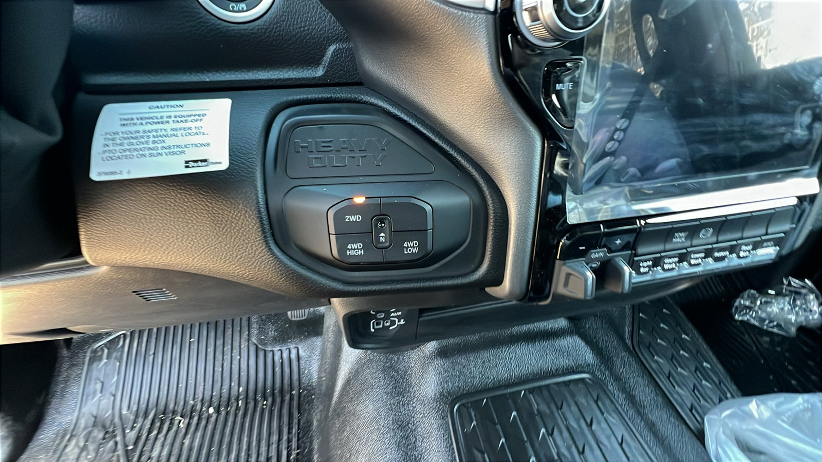 New 2025 RAM 5500 4x4 Crew Cab image 26